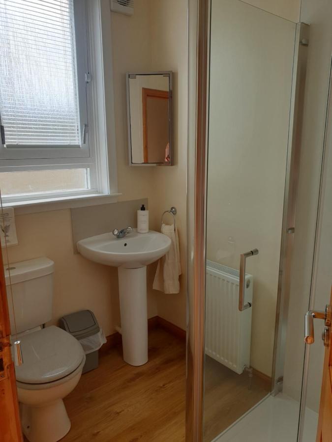 2 Bed Ground Floor Apartment Close To Town Centre Inverness Extérieur photo